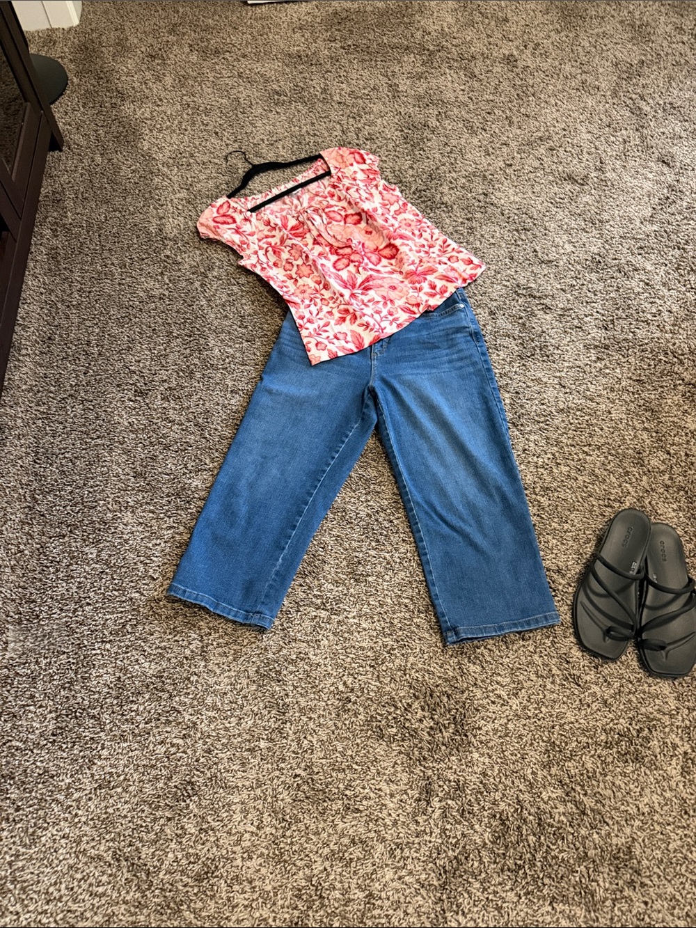 Gloria Vanderbilt Mid-Blue Capri/Cropped Straight Jeans